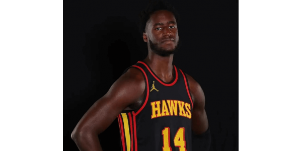21-åriga basketstjärnan AJ Griffin överväger att gå i pension