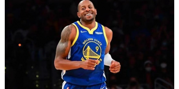 Andre Iguodala ute för säsong med bruten handled Andre Iguodala ute för säsong med bruten handled