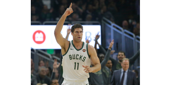 Bucks förlänger Brook Lopez till en affär på två år, 48 miljoner dollar