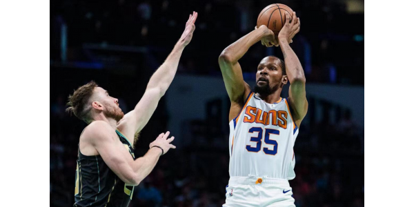 Durants första match med Suns