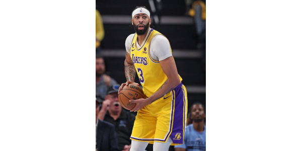 Warriors besegrade Lakers med 121-106 hemma och jagade den stora poängen till 2-3 Warriors besegrade Lakers med 121-106 hemma och jagade den stora poängen till 2-3