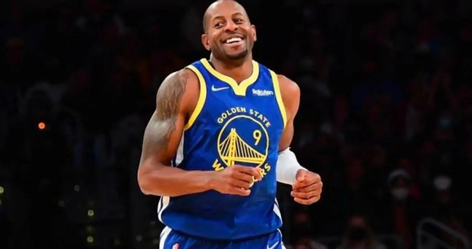 Andre Iguodala ute för säsong med bruten handled