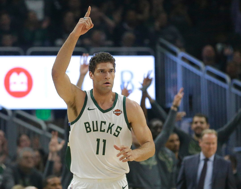 Bucks förlänger Brook Lopez till en affär på två år, 48 miljoner dollar