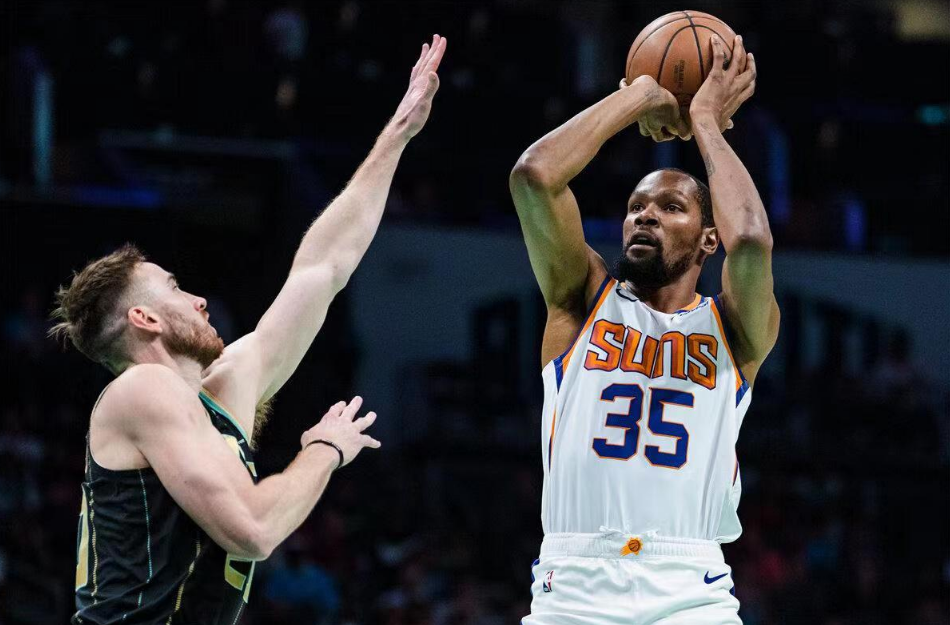 Durants första match med Suns