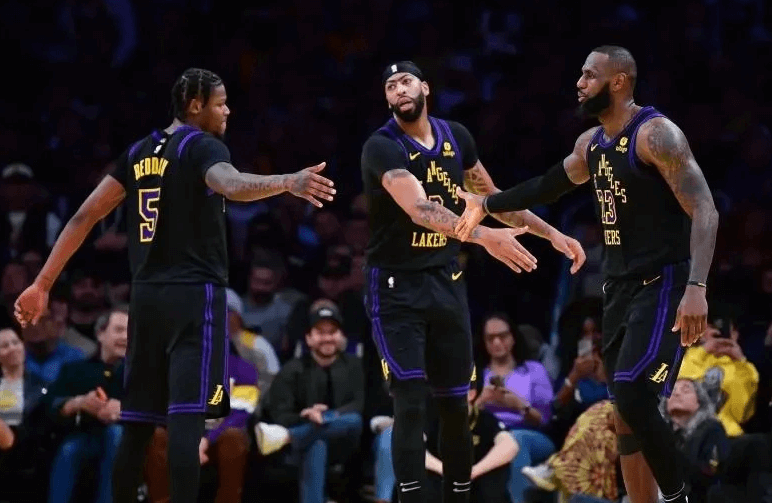 NBA förbjuder Lakers från att bära svarta tröjor